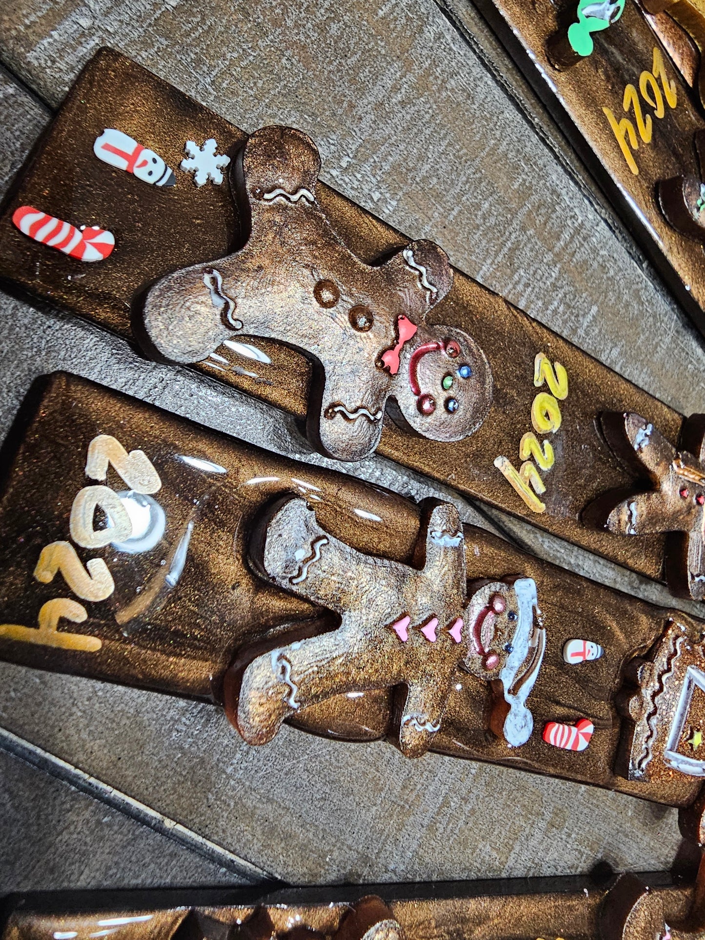 GINGERBREAD ORNAMENT