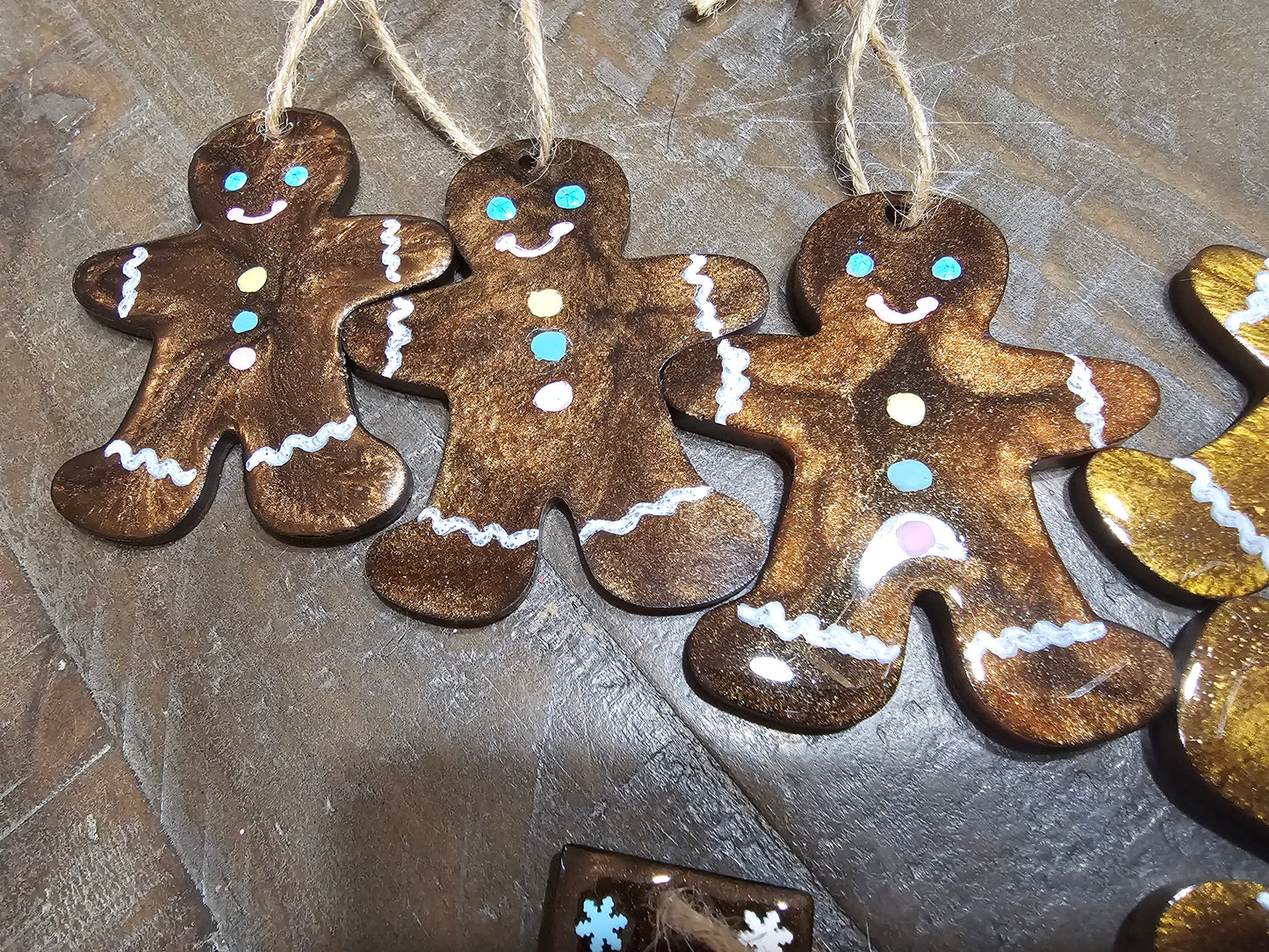 GINGERBREAD ORNAMENT